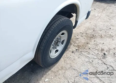 2016 Chevrolet Express 2500 Work Van z USA, uszkodzony, nr VIN 1GCWGAFF3G1235603